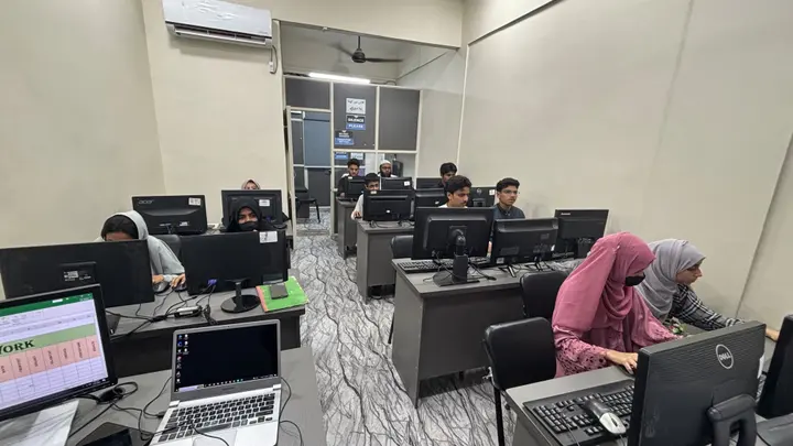 OzoneAcad Computer Lab